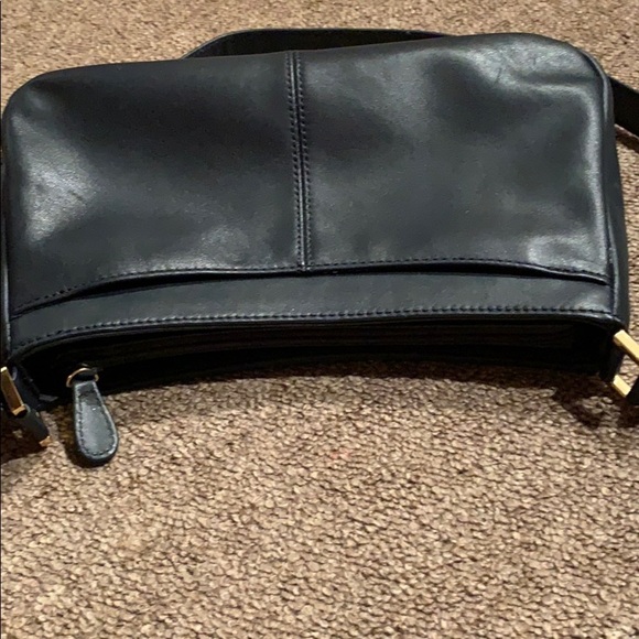 Etienne Aigner leather shoulder belt handbag - Picture 4 of 8